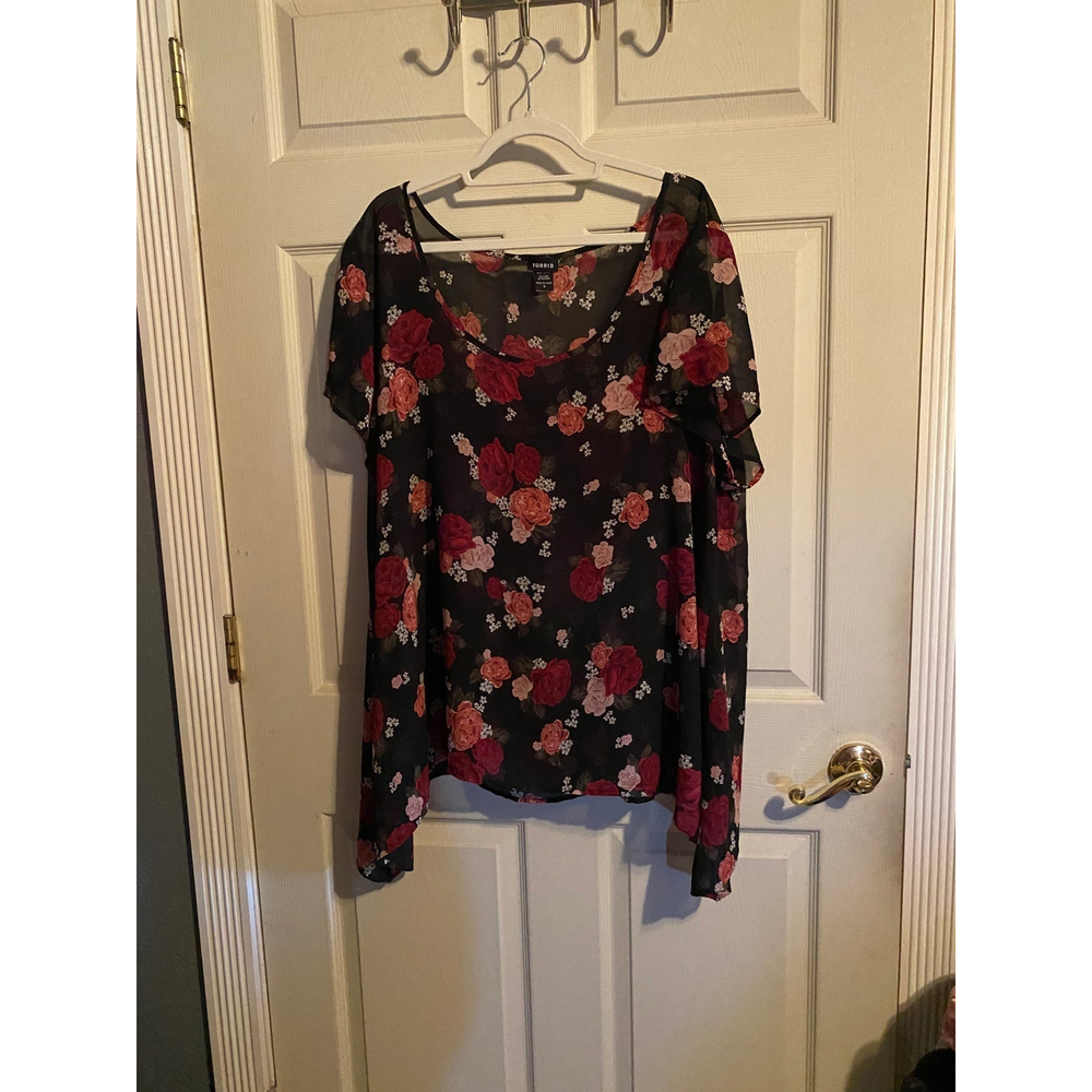 Asymmetrical Floral Torrid Blouse